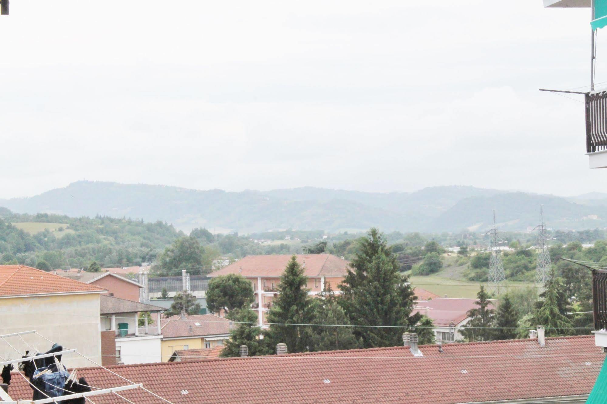 Appartamento Lella Con Meravigliosa Vista Vicino Alle Terme アックイテルメ エクステリア 写真